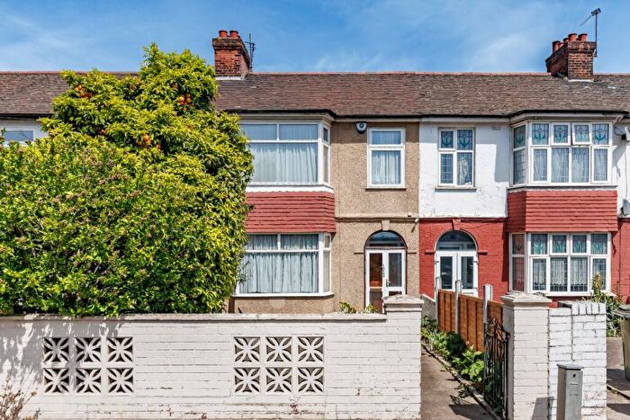 3 Bedroom Terraced House For Sale In Newham Way, East Ham, E6