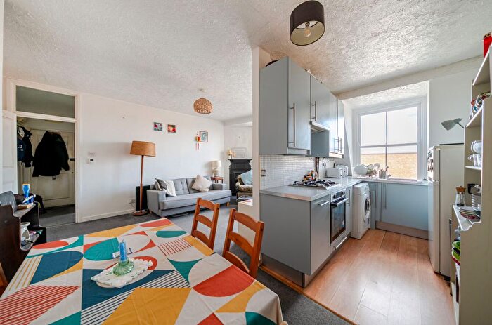 1 Bedroom Flat For Sale In Elthorne Road, Elthorne Court Elthorne Road, N19