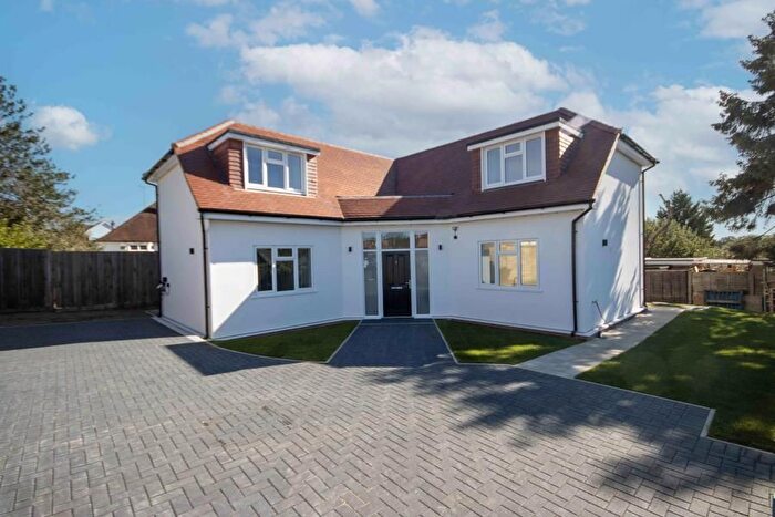 4 Bedroom Detached House To Rent In Greenbury Close, Chorleywood, WD3