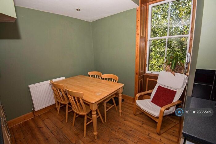 2 Bedroom Flat To Rent In Wardlaw Street, Edinburgh, EH11