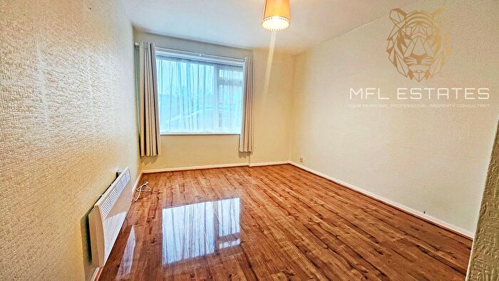 2 Bedroom Flat To Rent In Avenue Road, Wallington, SM6