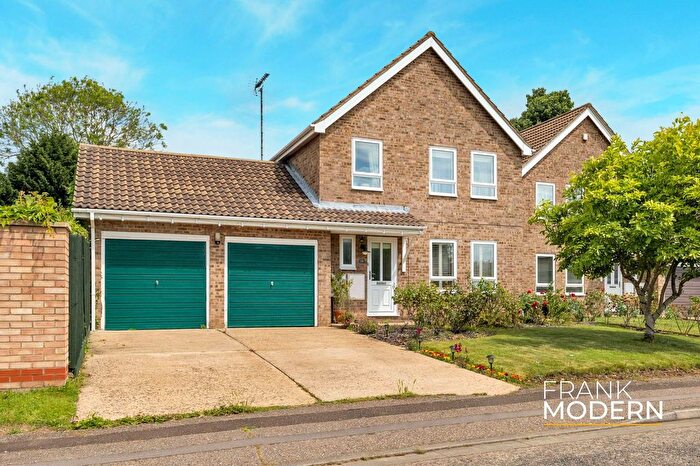 4 Bedroom Detached House For Sale In Regency Way, Peterborough, PE3