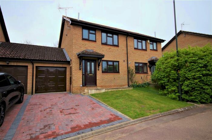 3 Bedroom Semi-Detached House To Rent In Shutehay Drive, Cam, GL11