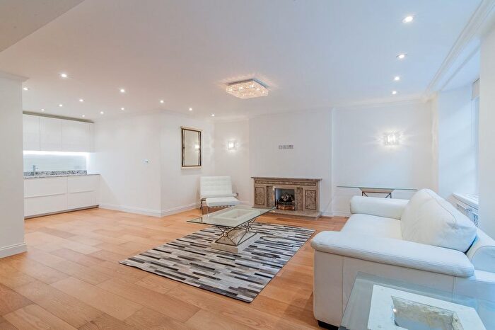 2 Bedroom Flat To Rent In Gloucester Place, Marylebone, London, W1U