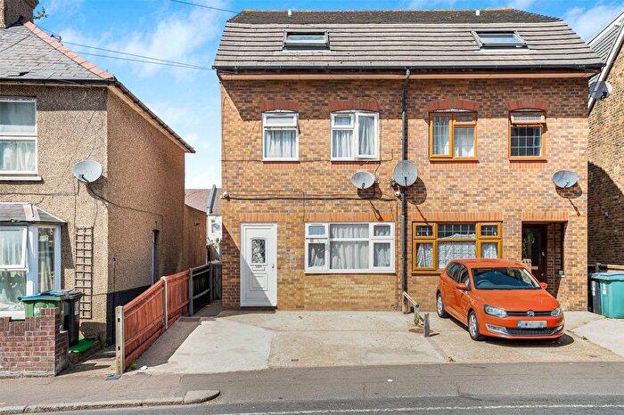 5 Bedroom Semi-Detached House For Sale In Vicarage Road, Watford, Hertfordshire, WD18