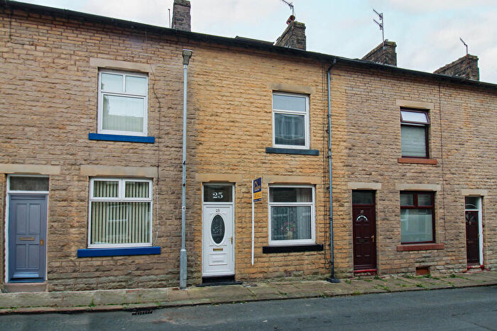 3 Bedroom Terraced House For Sale In Stansfield Street, Todmorden, OL14