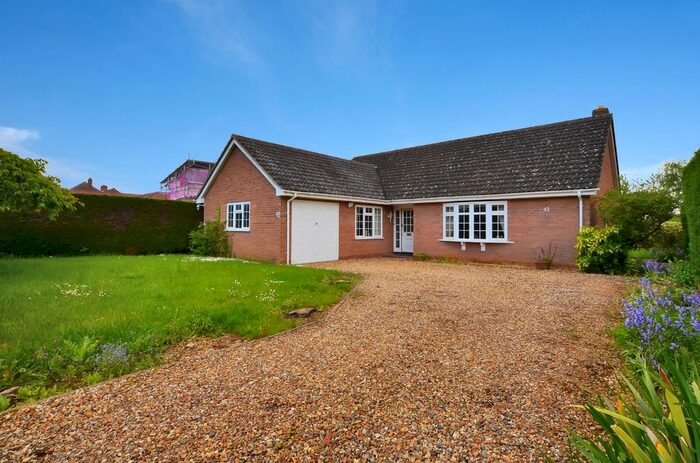 2 Bedroom Detached Bungalow For Sale In Histon Road, Cottenham, Cambridge, CB24