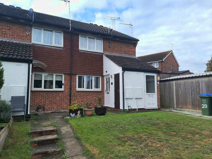 1 Bedroom Maisonette To Rent In Furner Close, Crayford, DA1