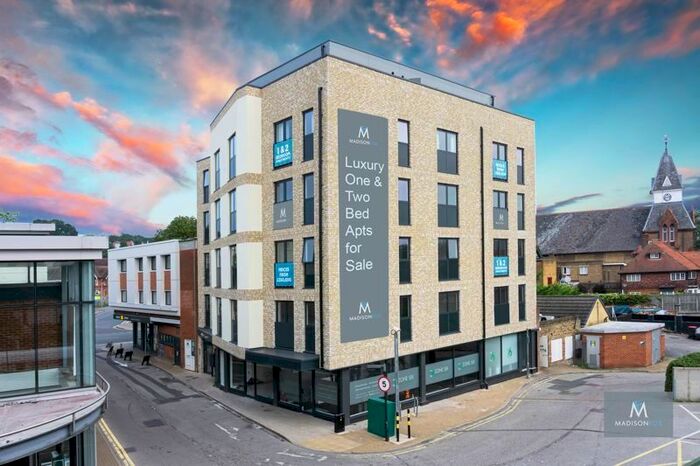 2 Bedroom Flat To Rent In High Road, Loughton, IG10