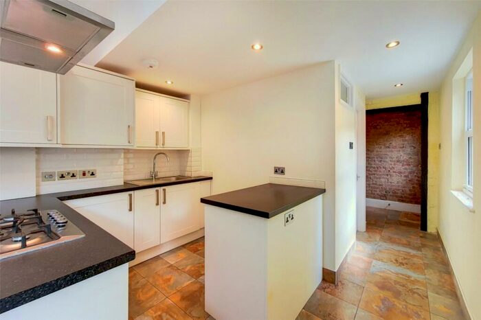 2 Bedroom Apartment To Rent In Bloomfield Road, Kingston Upon Thames, KT1