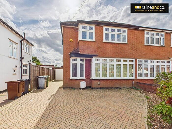 3 Bedroom Semi-Detached House To Rent In Mutton Lane, Potters Bar, EN6