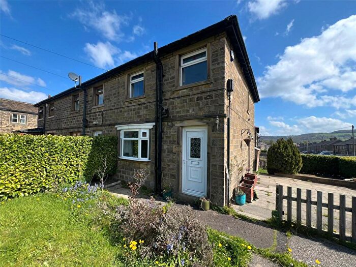 3 Bedroom End Of Terrace House For Sale In Grasscroft Road, Honley, Holmfirth, West Yorkshire, HD9