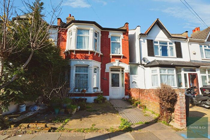 4 Bedroom End Terrace House For Sale In Kingston Road, Ilford, IG1