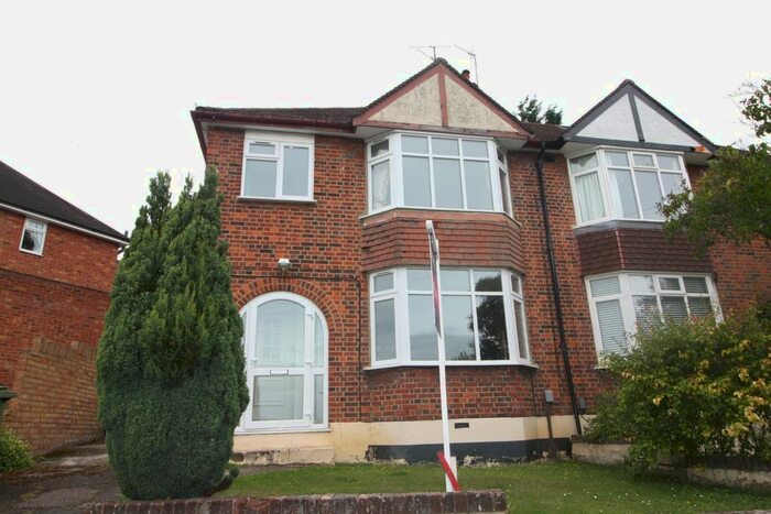 3 Bedroom Semi-Detached House To Rent In Chipperfield Road, Hemel Hempstead, Hertfordshire, HP3