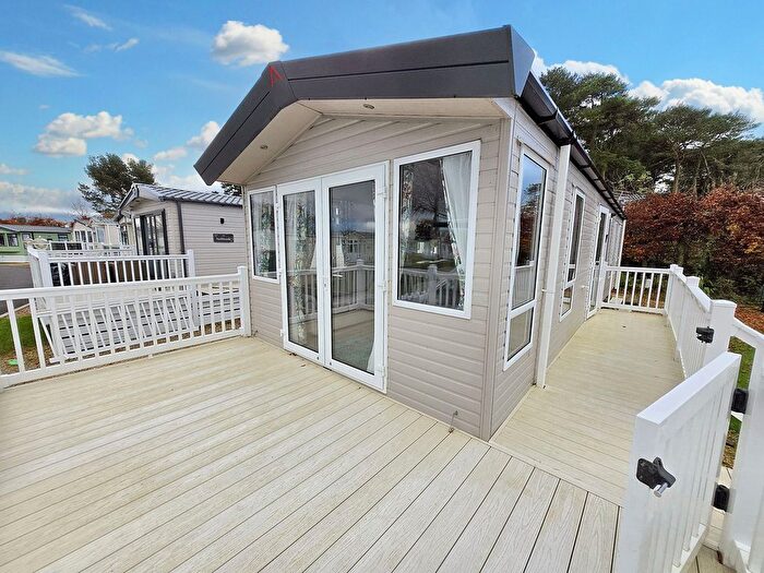 2 Bedroom Mobile/park Home For Sale In Lowgate, Hexham, NE46