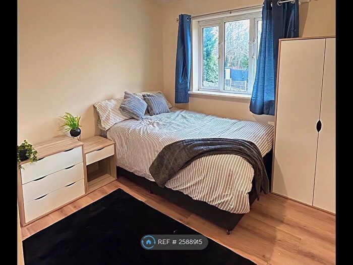 5 Bedroom Terraced House To Rent In Grazebrook Croft, Birmingham, B32