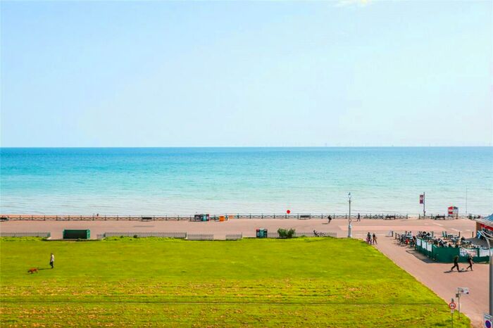 3 Bedroom Apartment To Rent In Adelaide Crescent, Hove, East Sussex, BN3