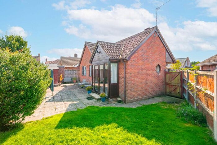 3 Bedroom Detached Bungalow For Sale In The Close, Corton, NR32