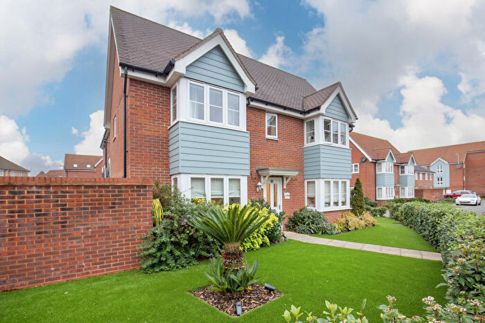 3 Bedroom Link Detached House To Rent In Rowan Way, Cringleford, NR4