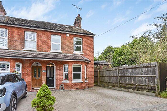 3 Bedroom Semi-Detached House For Sale In Nelson Road, Farnham, Surrey, GU9