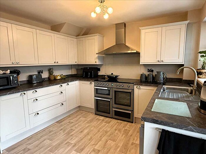 3 Bedroom Semi-Detached House For Sale In Brewer Road, Cliffe Woods, Rochester, ME3