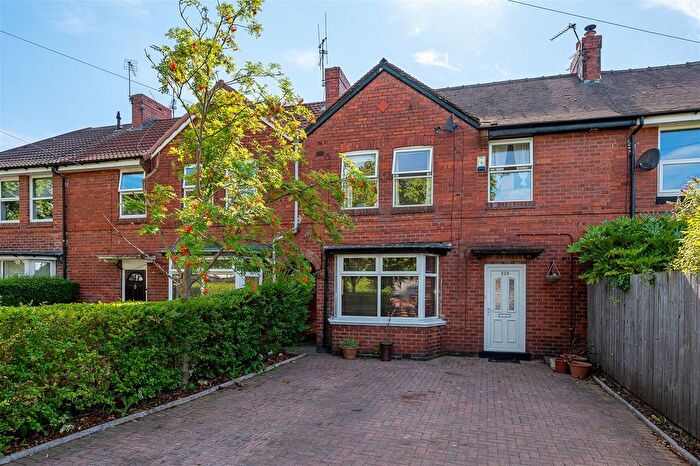3 Bedroom Terraced House For Sale In Burton Stone Lane, York, YO30