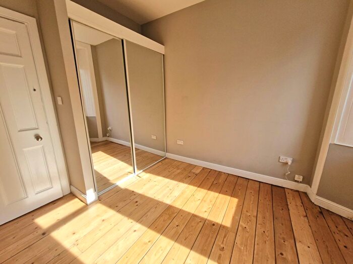 2 Bedroom Flat To Rent In Crow Road, Glasgow, G11