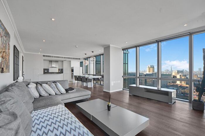 2 Bedroom Apartment To Rent In West India Quay, Hertsmere Road, E14