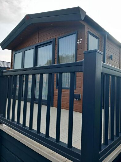 2 Bedroom Park Home For Sale In Chester Road, Oakmere, Northwich, CW8