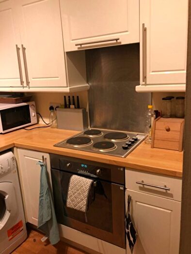 3 Bedroom Flat To Rent In Perth Road, West End, Dundee, DD2