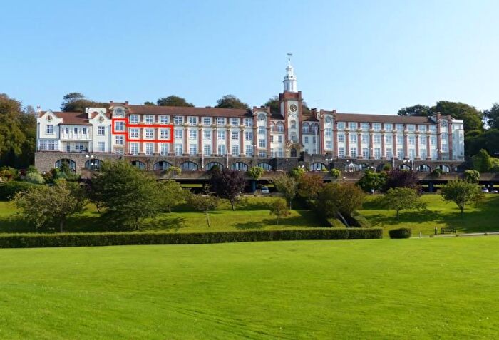 3 Bedroom Flat To Rent In Nore Road, Portishead, Bristol, BS20