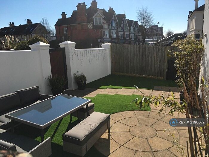 1 Bedroom Flat To Rent In Hove Park Villas Private Garden, Hove, BN3