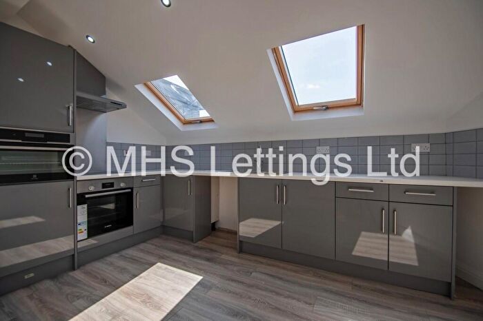 2 Bedroom Penthouse To Rent In Flat, Raincliffe Street, Leeds, LS9