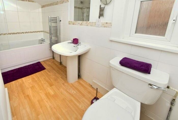 6 Bedroom Semi-Detached House To Rent In Elmsthorpe Avenue, Nottingham, NG7