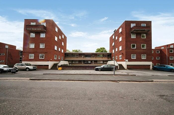 2 Bedroom Flat To Rent In Moulton Court, Moulton Rise, Town Centre, Luton, LU2