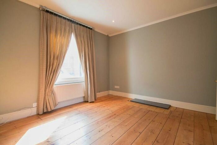 2 Bedroom Flat To Rent In Anchor Street, London, SE16