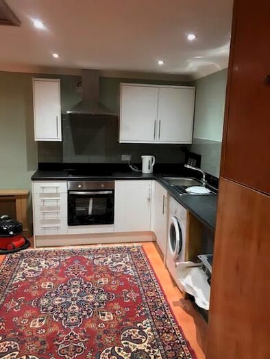 Studio To Rent In The Crossways, Hounslow, TW5