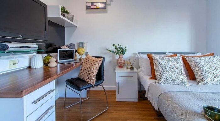 Apartment To Rent In Canalside, Lower Loveday Street, B19