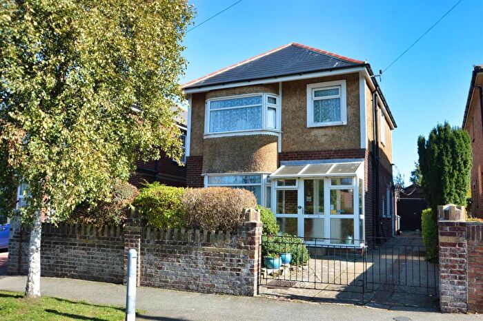 3 Bedroom Detached House For Sale In Central Ryde, PO33