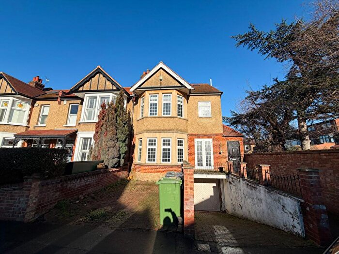 5 Bedroom End Of Terrace House To Rent In Windsor Road, London, E11