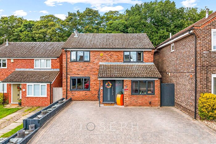 4 Bedroom Detached House For Sale In Egglestone Close, Ipswich, IP2