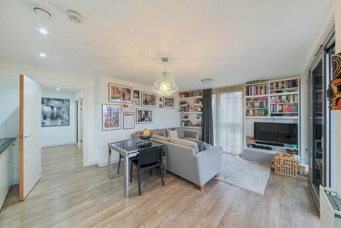 2 Bedroom Flat To Rent In Waterside Heights, Royal Docks, London, E16