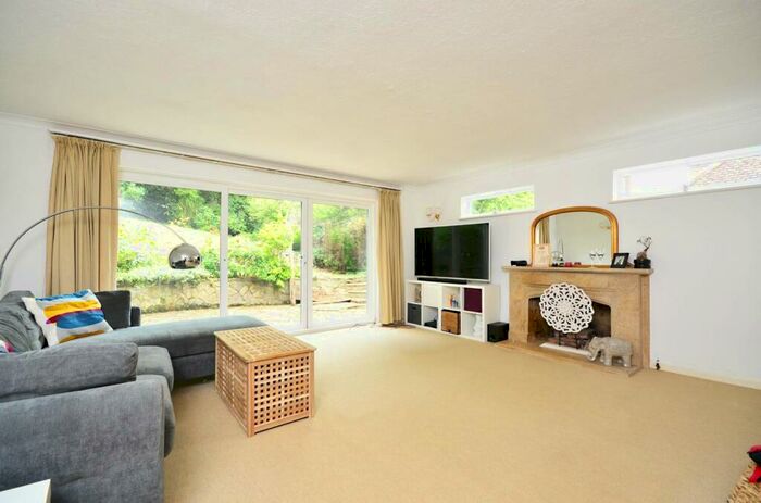 4 Bedroom Detached House To Rent In Pantiles Close, St Johns, Woking, GU21