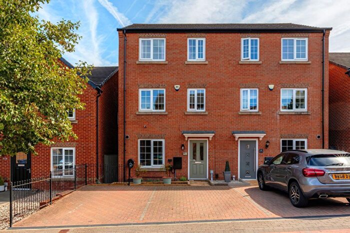 4 Bedroom Semi Detached House For Sale In Scholars Walk, Barnsley, S70
