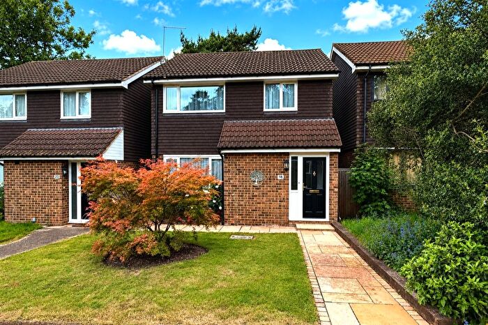 3 Bedroom Detached House For Sale In Keswick Close, Camberley, GU15