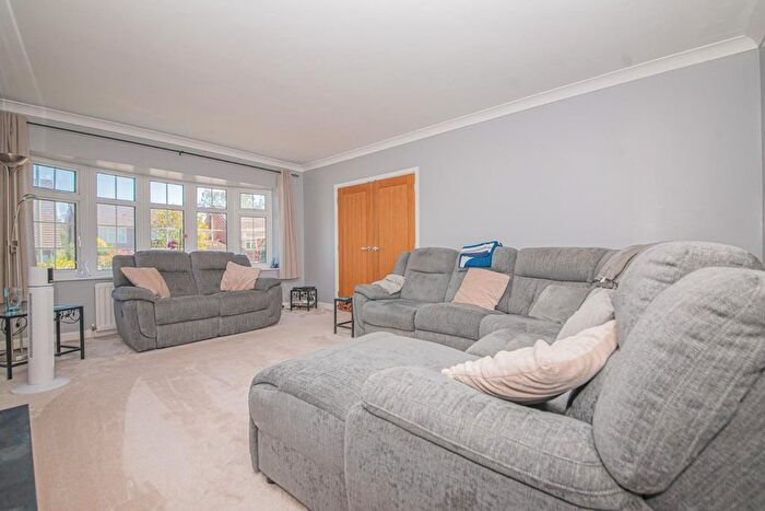 4 Bedroom Detached House For Sale In Cedar Wood Close, Fair Oak, Eastleigh, SO50