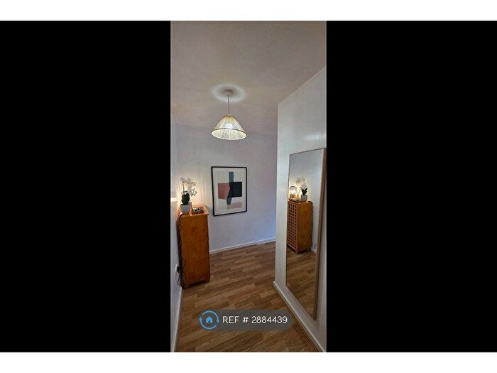 2 Bedroom Flat To Rent In The Point, London, E13