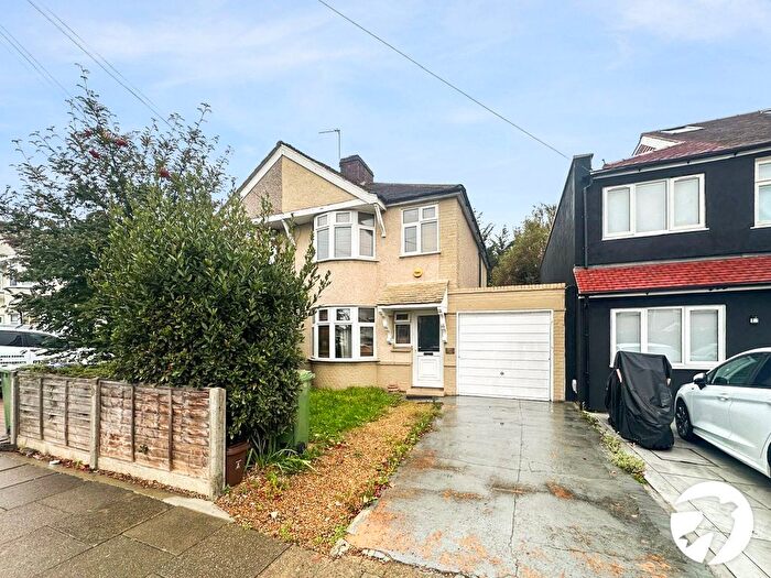 3 Bedroom Semi Detached House To Rent In Northumberland Avenue, Welling, Kent, DA16