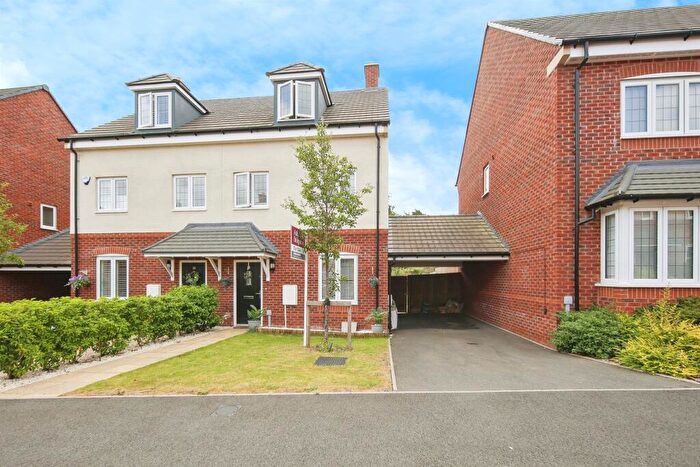 3 Bedroom Semi-Detached House For Sale In Martin Drive, Kenilworth, CV8