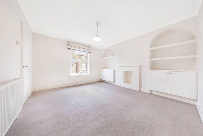 2 Bedroom Flat To Rent In Brackenbury Gardens, Brackenbury Village, London, W6